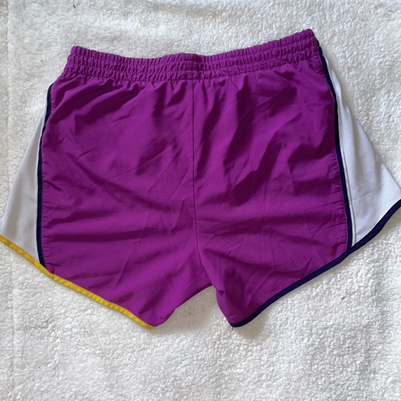 Nike Livestrong Running shorts - Picture 3 of 4